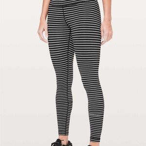 Lululemon 6 Wunder Under High-Rise
Tight Luxtreme 28" Parallel Stripe Blk/White
